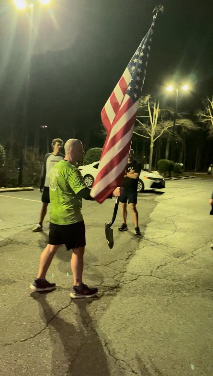 F3SouthCary's tweet image. Changing of the guard this morning at @F3BackInBlack — Congrats to BIB OG @krgiles and his consigliere @FlederS for taking the shovel flag.  TYFYL!