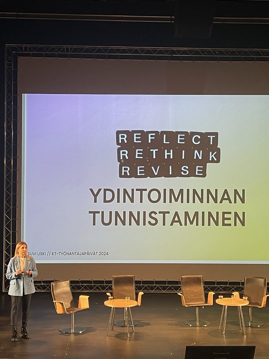 Tärkeä kysymys; mikä on meidän organisaation ydintehtävä? Hoidetaanko meidän tehtävät tulevaisuudessa teknologialla? Kiitos loistavasta puheenvuorosta <a href="/SuviUski/">Dr. Suvi Uski</a> #kttyönantajapäivät