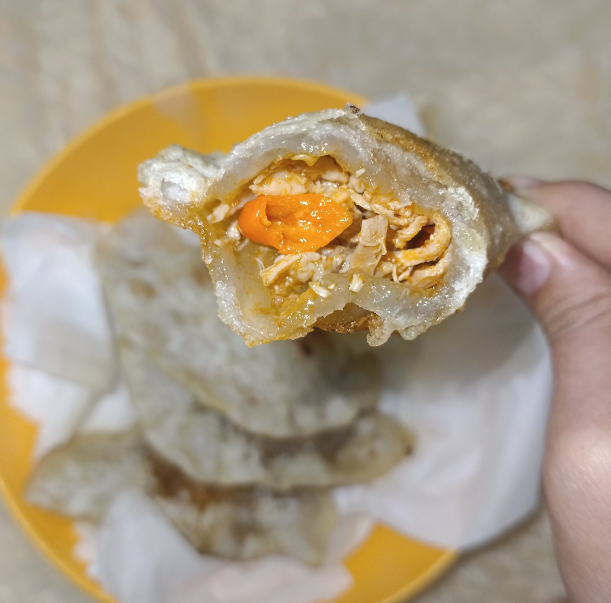 izhraaa_'s tweet photo. @FOODFESS2 ini nder cireng isi ala anak kost wkwk https://t.co/q5G6LlcFy4