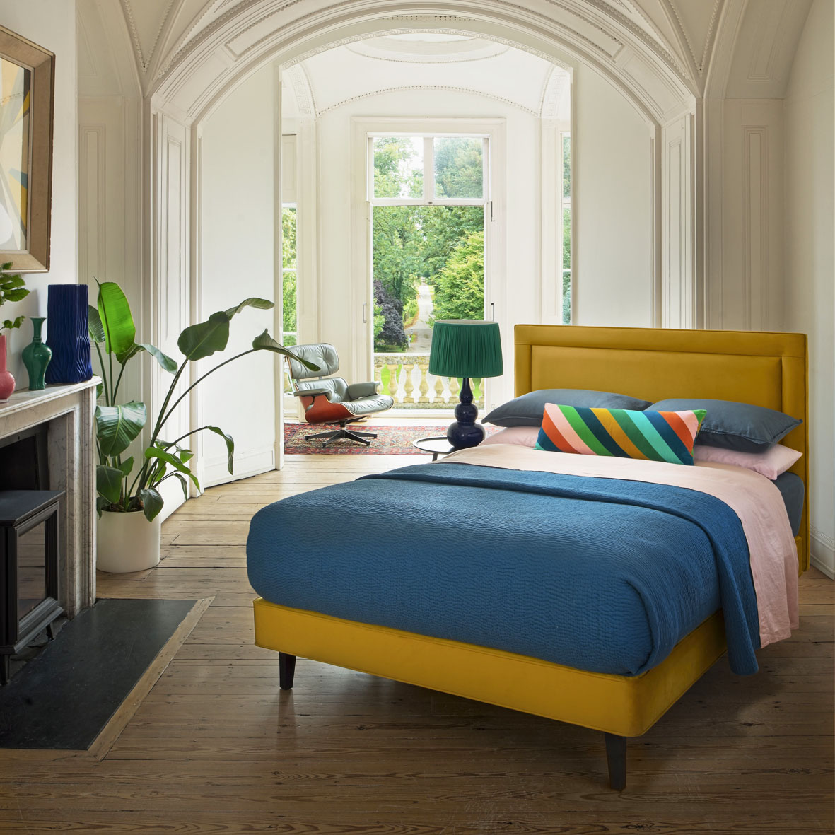 House_Mag's tweet photo. Dreaming of better nights? In honour of #NationalBedMonth, #DavidPhipp House Furnisher talk about the importance of getting a good night’s sleep for our overall health and well-being in March's issue.

📸 David Phipp House Furnisher

#betternightsleep #bedroomdesign #bedroominspo https://t.co/6fHGyDPUUf