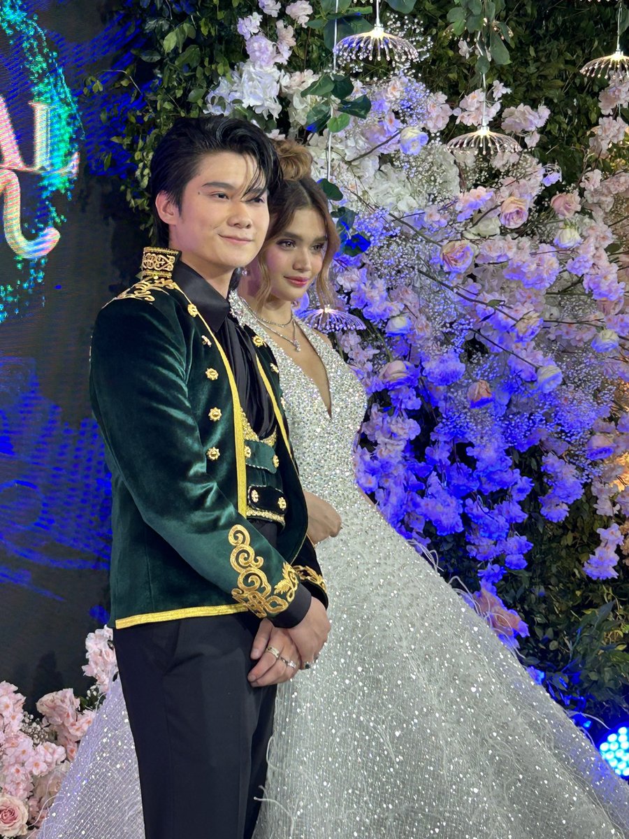 inquirerdotnet's tweet photo. @HMallorcaINQ WHAT A BREATHTAKING PAIR ✨ 

LOOK: “Zoomers” stars Harvey Bautista and Criza Taa look like royalty on the #StarMagical2024 ivory carpet, where the actress channeled a graceful swan in her bejeweled gown. | @HMallorcaINQ https://t.co/XessAyayQf