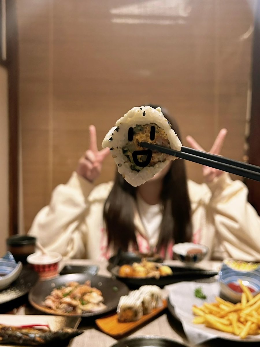 Kayleigbnv's tweet photo. The highest respect we can pay to food https://t.co/3yKCFewQA7