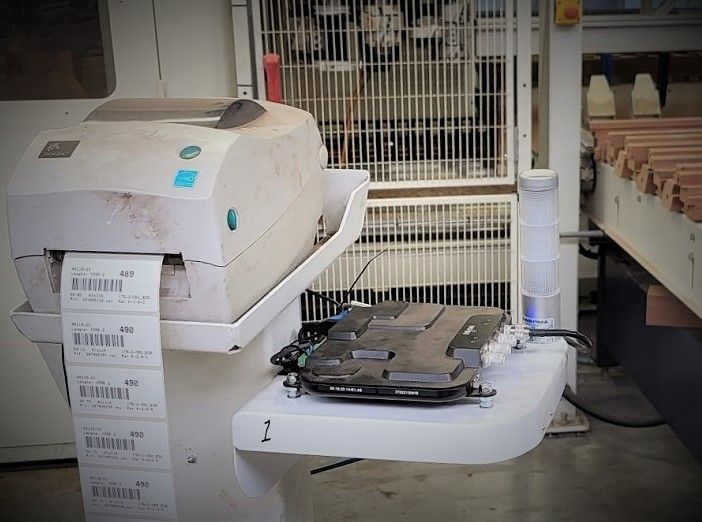 RFIDdirect's tweet image. #RFIDtechnologies can spotlight specific #data in a process or #supplychain E.G., our Timber Dowel Tag provides products with a passport number for #PLM #traceability; linked Software Applications (on handheld scanners) records after sales history: buff.ly/3IzqUKO 
#AIDC