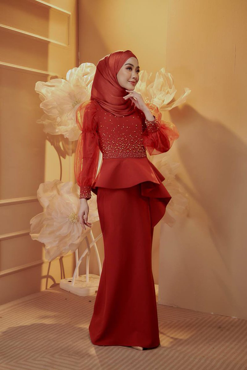 ketengahketepi's tweet photo. Tahun ni baju raya brick orange brand mana paling cantik? 

I tetap rasa baju ni paling indah mata memandang n nmpk mhal😍, tp tula kejap je sold out, nsib baik dia open preorder balik, sempat nk pakai raya💃🏼

beli kat sini
https://t.co/FpN0u6NeK9 https://t.co/djqPOPx3XV