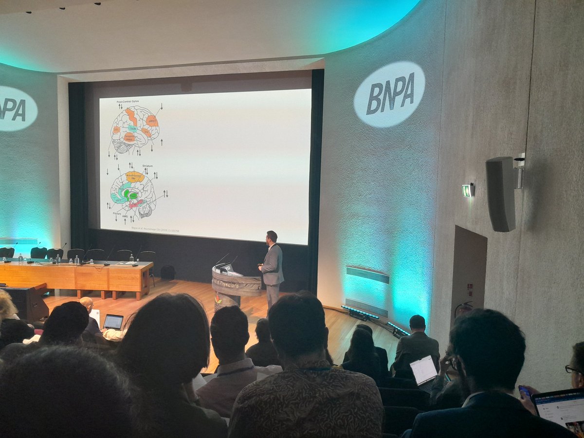Congratulations to @mattbutlerpsych for winning the Lishman Prize from @The_BNPA for his work on structural MRI in functional neurological disorder! An enormous piece of work with fascinating findings on reduced cortical surface area in plausible brain regions.