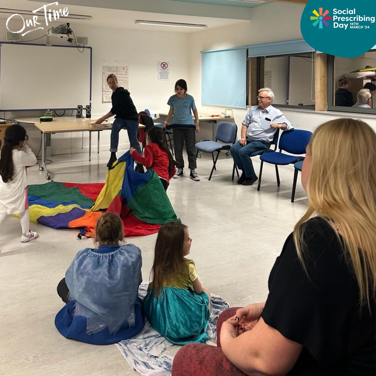 Thanks to social prescribing pioneer Professor Sir Sam Everington for visiting Hackney's KidsTime Workshop recently and a big shout out to the facilitators who regularly offer vital community support for families 💫 #SocialPrescribingDay #WhatMattersToYou #MentalHealth #KidsTime