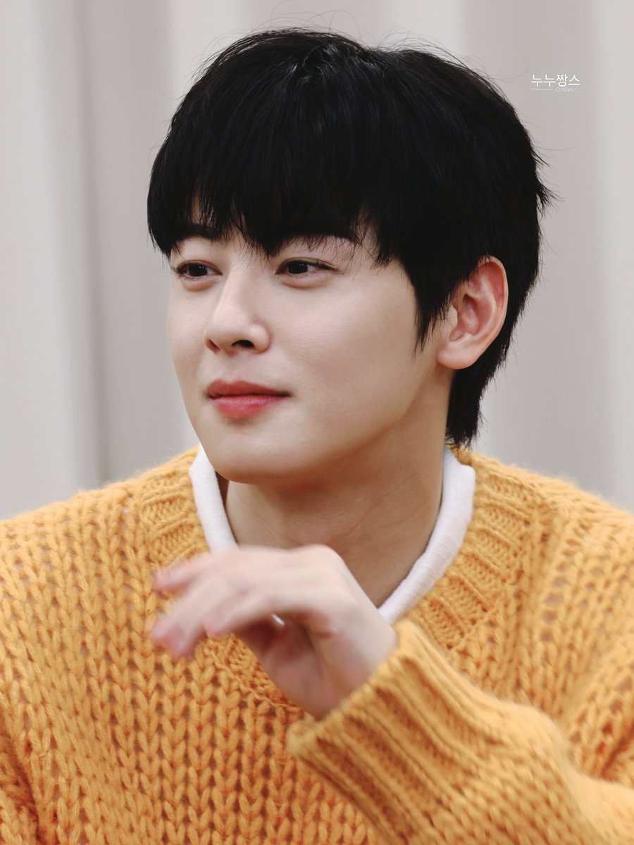 230314 헬로라이브

오늘 너~~무 이쁘다🧡

#차은우 #CHAEUNWOO