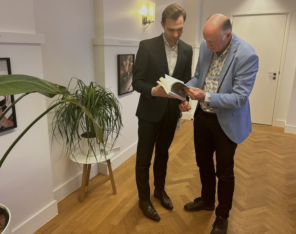 Met grote bewondering heb ik het boek van Jack Keijzer ‘Nu ben ik mijn kinderen kwijt’ gelezen. Wat een onvoorstelbaar verdriet. Nu maakt hij zich hard voor goede zorg en ondersteuning voor jongeren, met name op school. Dank voor het mooie gesprek, Jack. Het raakte mij diep!