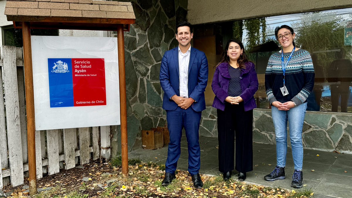 Sendaaysen's tweet photo. La Directora Regional, María Victoria Contreras, se reunió con el Director de @SaludAysen y con la jefa del Sub Dpto. de Salud Mental.

Se concretaron acuerdos y proyecciones que permitan avanzar en salud mental, prevención y tratamiento para el cuidado de las comunidades. https://t.co/pdsooBmih0