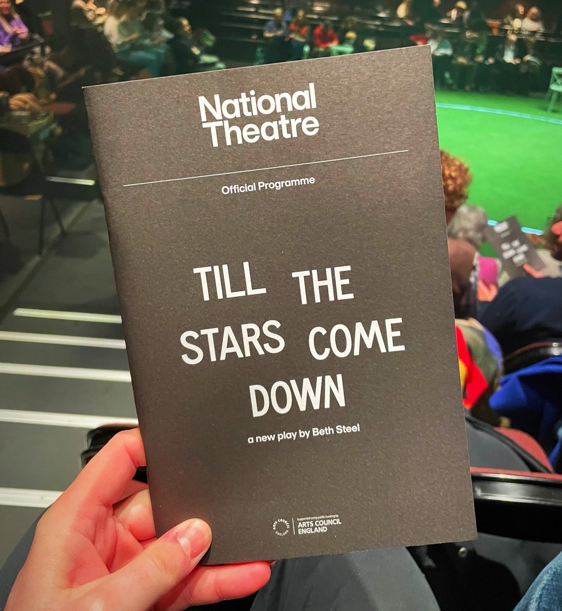 So glad that I got to see #TillTheStarsComeDown @NationalTheatre before it finishes. 
Brilliant writing from #BethSteel, 
phenomenal performances from the entire ensemble and, importantly (for me anyway 😁), Notts dialects all on point! 👏👏

Congrats to the whole team involved!