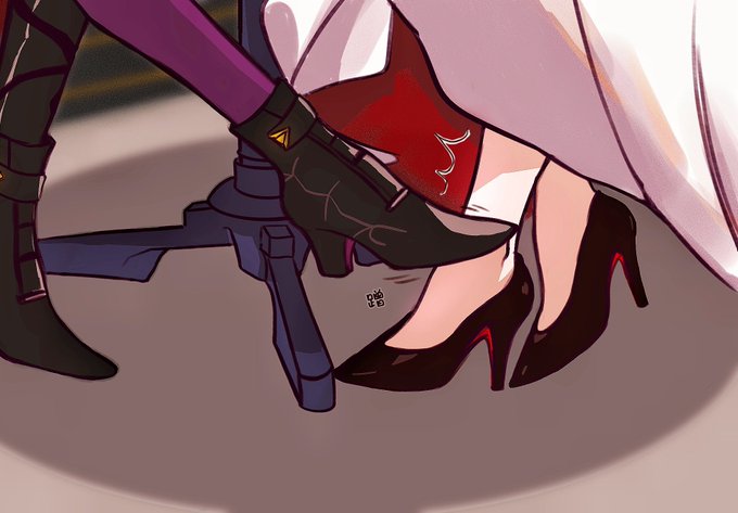 #kafhime 感觉很合适。如果她俩能坐同一桌的话 