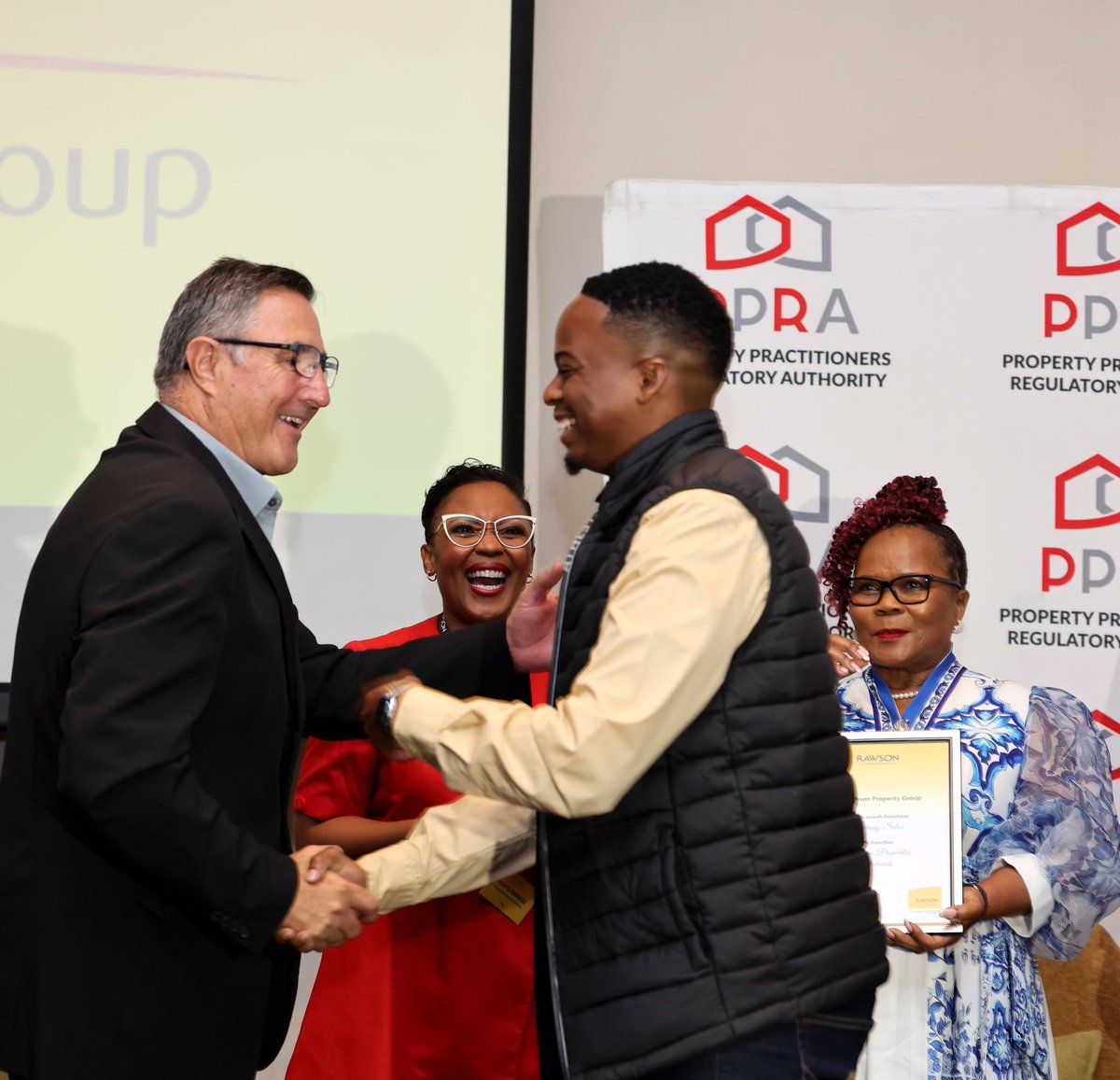 the_hda's tweet photo. @the_hda together with @Deputy Minister of @The_DHS Pam Tshwete and entities joined Property @The_PPRA CEO Thato Ramaili to honour new franchise owners at a Breakfast launch
#HousingTheNation
#AcceleratedTransformation
#TheHdaAtWork https://t.co/I8f7fYhkwN