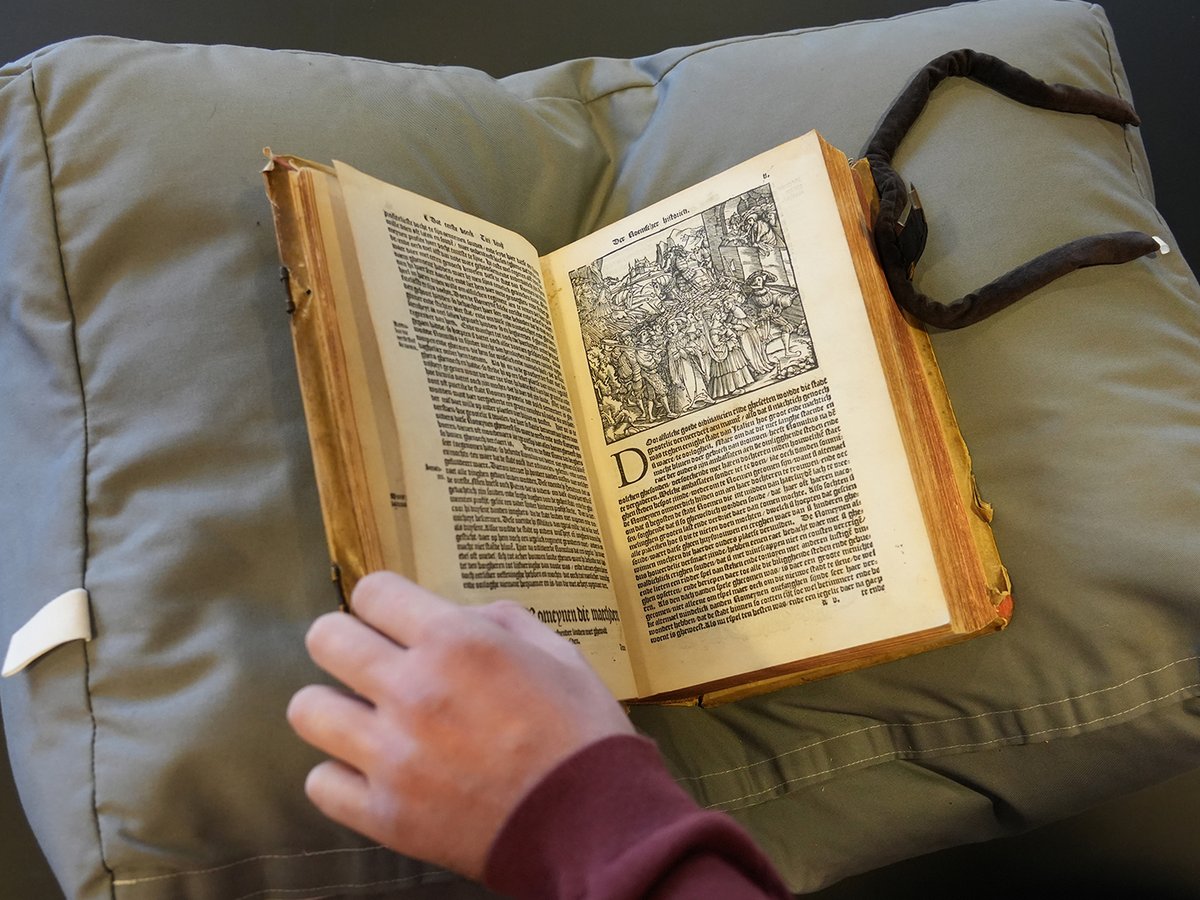 UBLeiden (@ubleiden) on Twitter photo Our intern Danny, history student <a href="/leidenhum/">Leiden University - Faculty of Humanities</a>, has been doing some interesting research in our #SpecialCollections of #prints & #drawings.
He's searching our collections for the books in which these prints were originally published.
Learn more:
➡️instagram.com/p/C4fnygpMNnY Our intern Danny, history student <a href="/leidenhum/">Leiden University - Faculty of Humanities</a>, has been doing some interesting research in our #SpecialCollections of #prints & #drawings.
He's searching our collections for the books in which these prints were originally published.
Learn more:
➡️instagram.com/p/C4fnygpMNnY