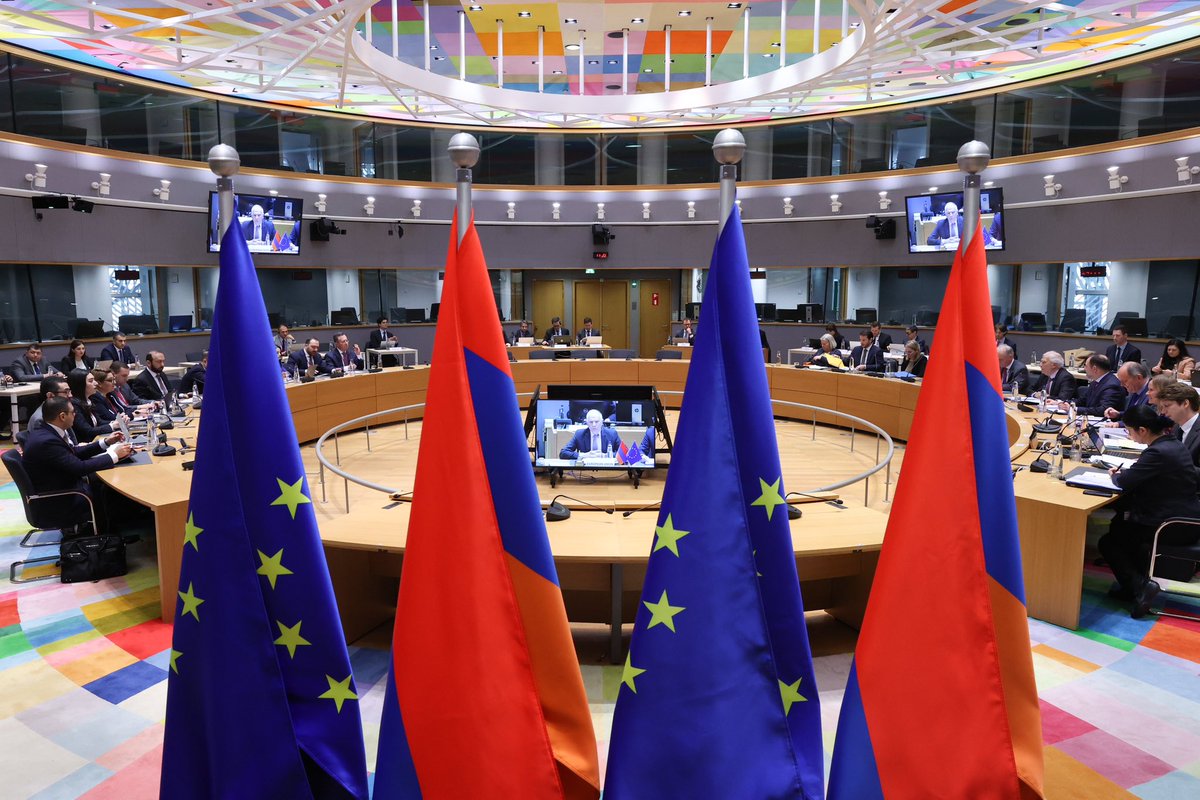 Welcoming adoption of #EP resolution w/such overwhelming majority & clear messages on closer 🇦🇲🇪🇺ties, need for ARM-AZ peace treaty, we look into prospects of further deepening our partnership, w/strong commitment to democracy, development & building lasting peace in the region.