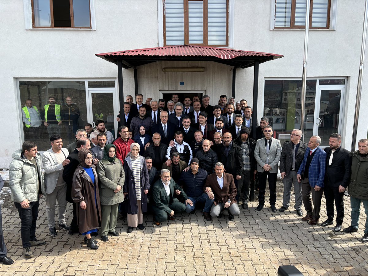 AKGenclikBingol's tweet photo. 📍Sancak

Cumhurbaşkanı Yardımcımız Sayın @_cevdetyilmaz’ın katılımları ile “Hemşehri Buluşmaları” kapsamında, Sancak Beldemizde Yayladere, Adaklı ve Kiğı’dan gelen kıymetli hemşehrilerimizle buluştuk.

@FeyziBerdibek1 @Korkutata_Zeki @yilmaz_seven @Erdalarikan12 @EnessAslan_ https://t.co/5QaVUEACBA