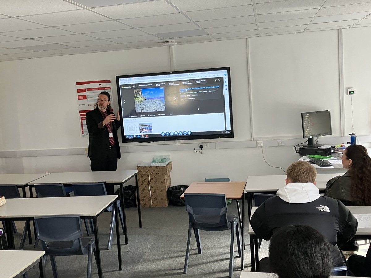 kesacademy's tweet photo. Todays Academy Focus 🏆
Our outstanding Humanities department
Students engaged with history of Parliament, exam questions, population and erosion 🌍 🏰
Top team 👍
#askmorelearnmore https://t.co/k5S5RGV9X2