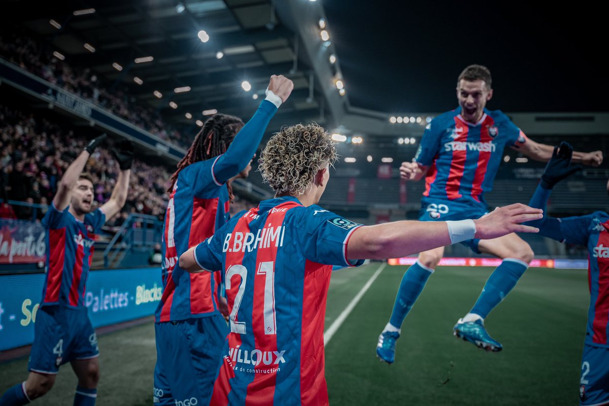 greguouze's tweet photo. Des gens chauds pour faire un dép en J9 à Auxerre ? Il nous reste 3 places 🔥 
#AJASMC https://t.co/dil4SMFpff