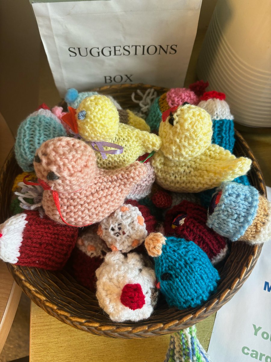 Pathwayscic's tweet photo. Michelle, our #SPLW, has been fundraising for @StLukesHospice at her GP surgery with Easter Egg sales & knitted animals. St Luke's provides comprehensive care for cancer patients, including palliative care, family support, services for the homeless & the Robin's bereavement group https://t.co/Y9JV8OjBnr