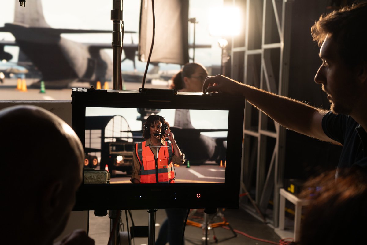 BMP__Studio's tweet image. 📸 Sneak peek behind the scenes of our latest video shoot for Odyssey Systems and Maria Weizer and Sandra Perez from FigmINT. Virtual production at its finest—five scenes, various locations, showcasing the company&apos;s diverse sectors. 

#VirtualProduction #LEDVolume #VideoShoot