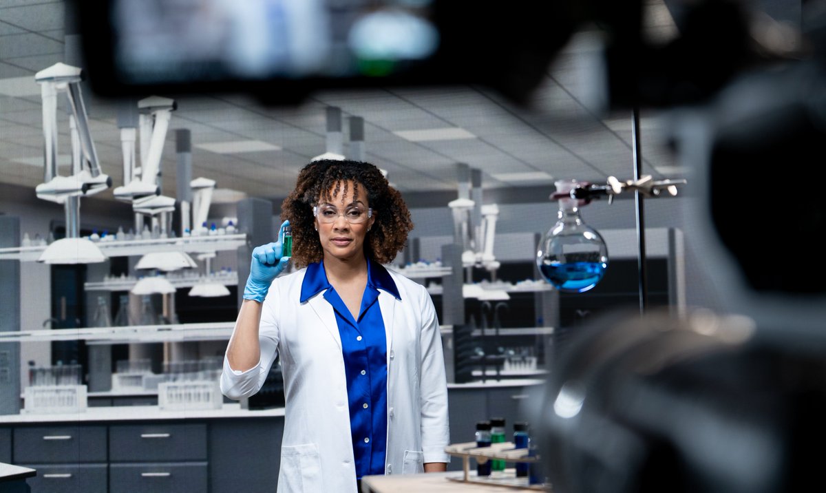 BMP__Studio's tweet image. 📸 Sneak peek behind the scenes of our latest video shoot for Odyssey Systems and Maria Weizer and Sandra Perez from FigmINT. Virtual production at its finest—five scenes, various locations, showcasing the company&apos;s diverse sectors. 

#VirtualProduction #LEDVolume #VideoShoot