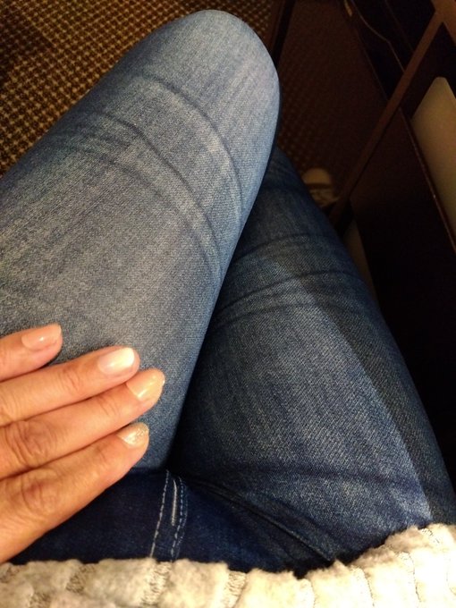 タックもしたしネイルチップもしたし露出控えめなのに〜 https://t.co/wISpOuJYl8<a href="/tag/%E5%A4%AA%E3%82%82%E3%82%82%E3%82%92%E6%99%92%E3%81%99%E8%A6%8B%E3%81%9F%E4%BA%BA%E5%BC%B7%E5%88%B6"class="tags"><span>#太ももを晒す見た人強制</span></a>