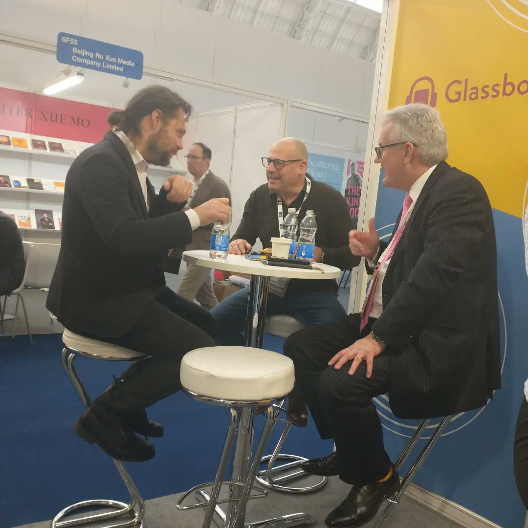 We're loving getting to tell people about all the latest Glassboxx developments at @LondonBookFair! Come by stand 6F50 and find out how we're connecting publishers to readers 📚📱🎧 #lbf24 #publishers #readers #books #print #digital