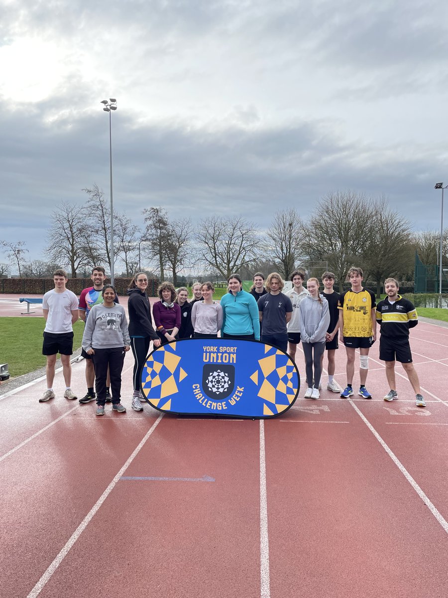 UoYAlumni's tweet photo. GO YORK! 🏃
Today, clubs taking part in #YorkChallengeWeek are running the distance of @UniOfYork to Lancaster 😮
🤍Support them, wish them luck and help them raise their game before Roses 2024 at https://t.co/ShGmWlRFcE https://t.co/MIghy19Thn