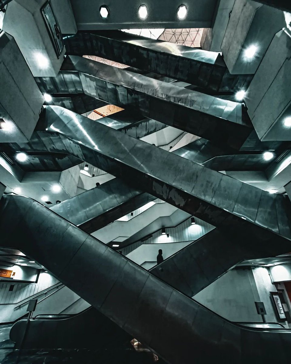 Metronautas_'s tweet image. Escaleras interminables | #metronautas #metrocdmx #metrodf #metrochilango #stcmxphoto #metropolismx #mexicodf #mexicourbano #paisajeurbano #urbanlife #paisajedf #photography #people #image #bild #εικόνα #urbancdmx #cdmx_oficial #yosoycdmx #soycdmx #paisajecdmx

📸 @soymexicarlos