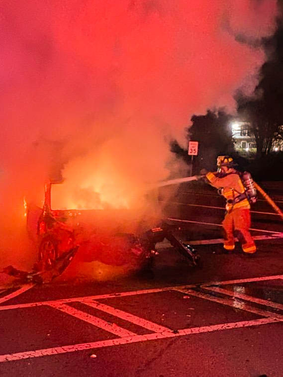 cobbcountyfire's tweet photo. The Crew from 26-C fought a fully involved car fire overnight while we were all sleeping! Great job 26-C, thank you for standing watch and responding at a moment's notice!
#cobbfire #carfire #26C #keepingKennesawsafe #gonightowls https://t.co/l5JrmMlJEV