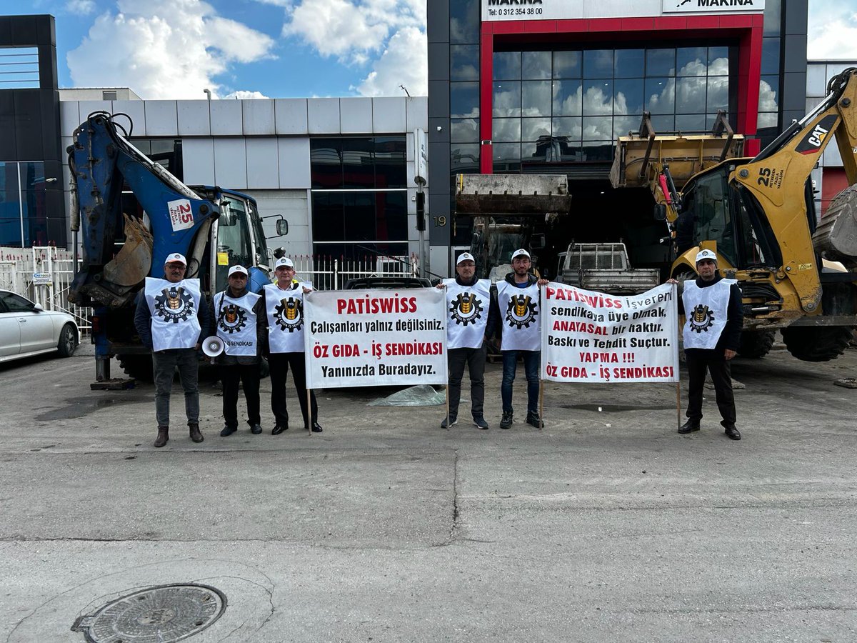 Patiswiss direnişi 38.gününde! Patiswiss Çikolata'da Öz Gıda-İş'e üye olduktan sonra işten çıkarılan işçi için fabrika önünde eylemler devam ediyor. Zafer direnen emekçinin olacak! #Patiswissdirenişi @Ozgidais_snd