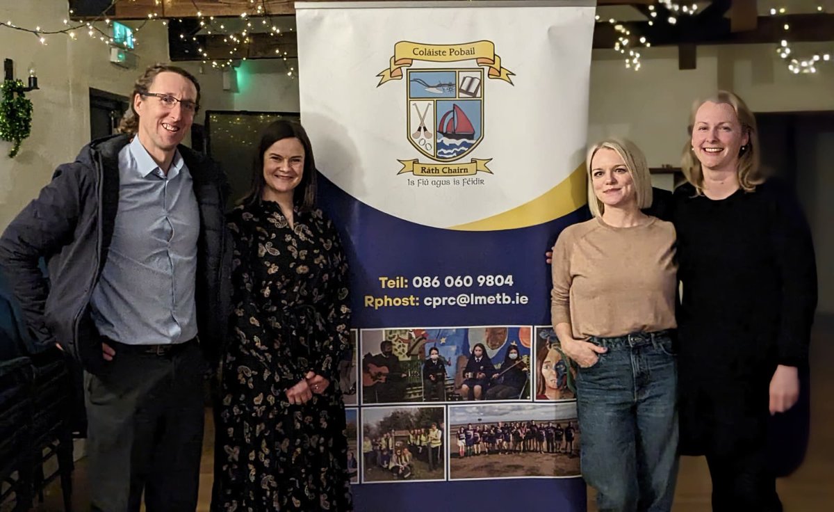 Cleona Ní Chrualaoi (@cleonanic) on Twitter photo Oíche álainn i Ráth Chairn aréir. Ba mhór an onóir é a bheith ann do thaispeáint #AnCailínCiúin <a href="/quietgirlfilm/">An Cailín Ciúin / The Quiet Girl</a>
Chomh speisialta buaileadh le daltaí <a href="/CPRathChairn/">Coláiste Pobail Ráth Chairn</a> (mo alma mater) & muintir na háite. Míle buíochas do phríomhoide na scoile, Róisín Ní Dhúshláine & an pobal uilig 💚 Oíche álainn i Ráth Chairn aréir. Ba mhór an onóir é a bheith ann do thaispeáint #AnCailínCiúin <a href="/quietgirlfilm/">An Cailín Ciúin / The Quiet Girl</a>
Chomh speisialta buaileadh le daltaí <a href="/CPRathChairn/">Coláiste Pobail Ráth Chairn</a> (mo alma mater) & muintir na háite. Míle buíochas do phríomhoide na scoile, Róisín Ní Dhúshláine & an pobal uilig 💚