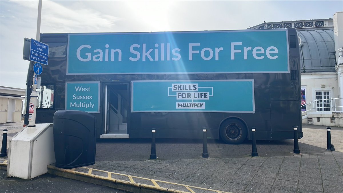 We’re on the WSCC multiply bus in Worthing near the pier until 4pm today - come and find out about FREE numeracy and employability education for 19-29 year-olds! @AdultEdWSCC #westsussexmultiplybus