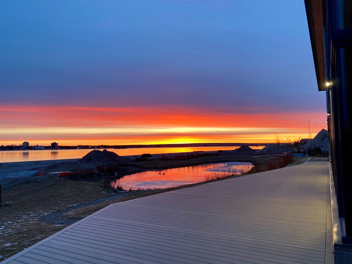 It has been a beautiful week here at the Center for Freshwater Research and Education along the shores of the St. Marys River, providing unmatched views for our students and staff to start their days! @LifeatLSSU