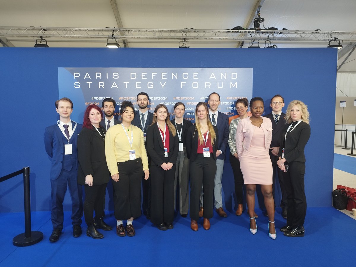 Laurent Borzillo (@laurentborzillo) on Twitter photo Dans le cadre du programme Personnalités d'avenir France Canada (#PAFC), le groupe a l'opportunité d'assister à diverses TB du #PDSF2024 ! Un grand merci au <a href="/FDS_Forum/">Forum de Défense et de Stratégie</a> et à l'association France Canada d'avoir permis de mettre en oeuvre ce projet Dans le cadre du programme Personnalités d'avenir France Canada (#PAFC), le groupe a l'opportunité d'assister à diverses TB du #PDSF2024 ! Un grand merci au <a href="/FDS_Forum/">Forum de Défense et de Stratégie</a> et à l'association France Canada d'avoir permis de mettre en oeuvre ce projet
