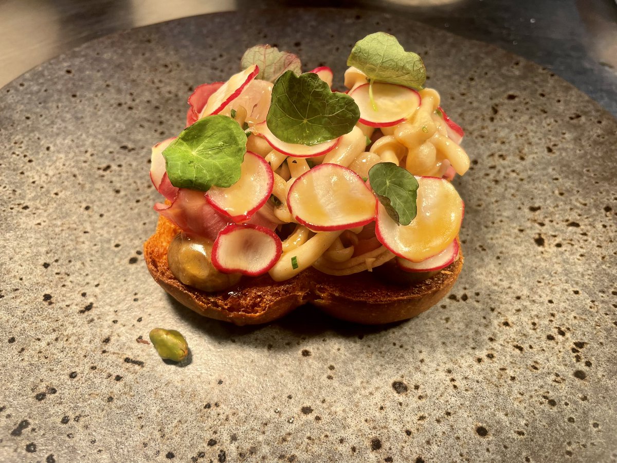 TOTAL CORNWALL tweet media