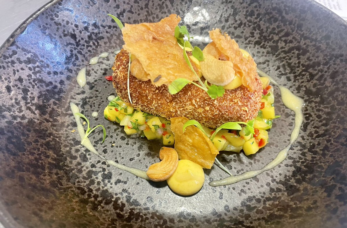 TOTAL CORNWALL tweet media