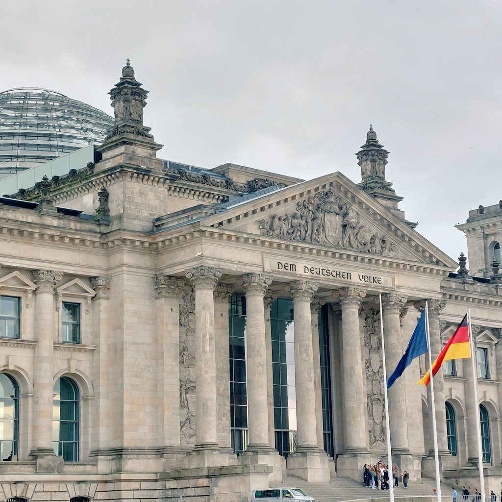 Heute als #BVPG-Vorstandsmitglied zusammen mit <a href="/bvpraevention/">BV Prävention und Gesundheitsförderung</a>-Präsidentin <a href="/KirstenKappert/">Kirsten Kappert-Gonther</a> &amp; Kolleg*innen zum Austausch mit <a href="/Karl_Lauterbach/">Prof. Karl Lauterbach</a> zu Gast im Reichstag: ein konstruktiver Austausch zur #Gesundheitsförderung, zum #BIPAM und zu Notwendigkeiten in der #Bewegungsförderung!