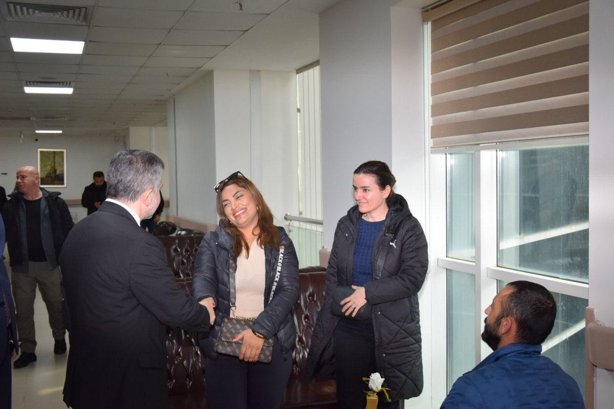 Belediye Başkan Adayımız sayın <a href="/naimyagci_/">Av. Mustafa Naim Yağcı</a>, İlçe Başkanımız sayın <a href="/burakcifci34/">Burak ÇİFCİ</a>, İlçe SKM Başkanımız sayın <a href="/serdarorhan/">Serdar ORHAN</a>'nın katılımlarıyla Ataşehir Ağız ve Diş Sağlığı Hastanesi Başhekimi Dr. Mehmet Tayfun Özcan ve hastane çalışanlarının tıp bayramını kutladık.

#AtaşehirSizin