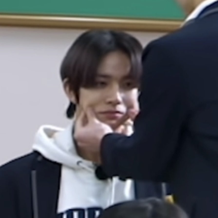 안나 ☆ fan acc tweet media