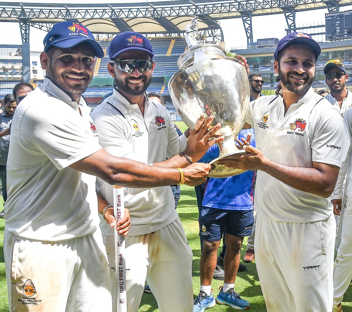 The pride of Mumboys! 🦁 🏆

#RanjiTrophy #WhistlePodu