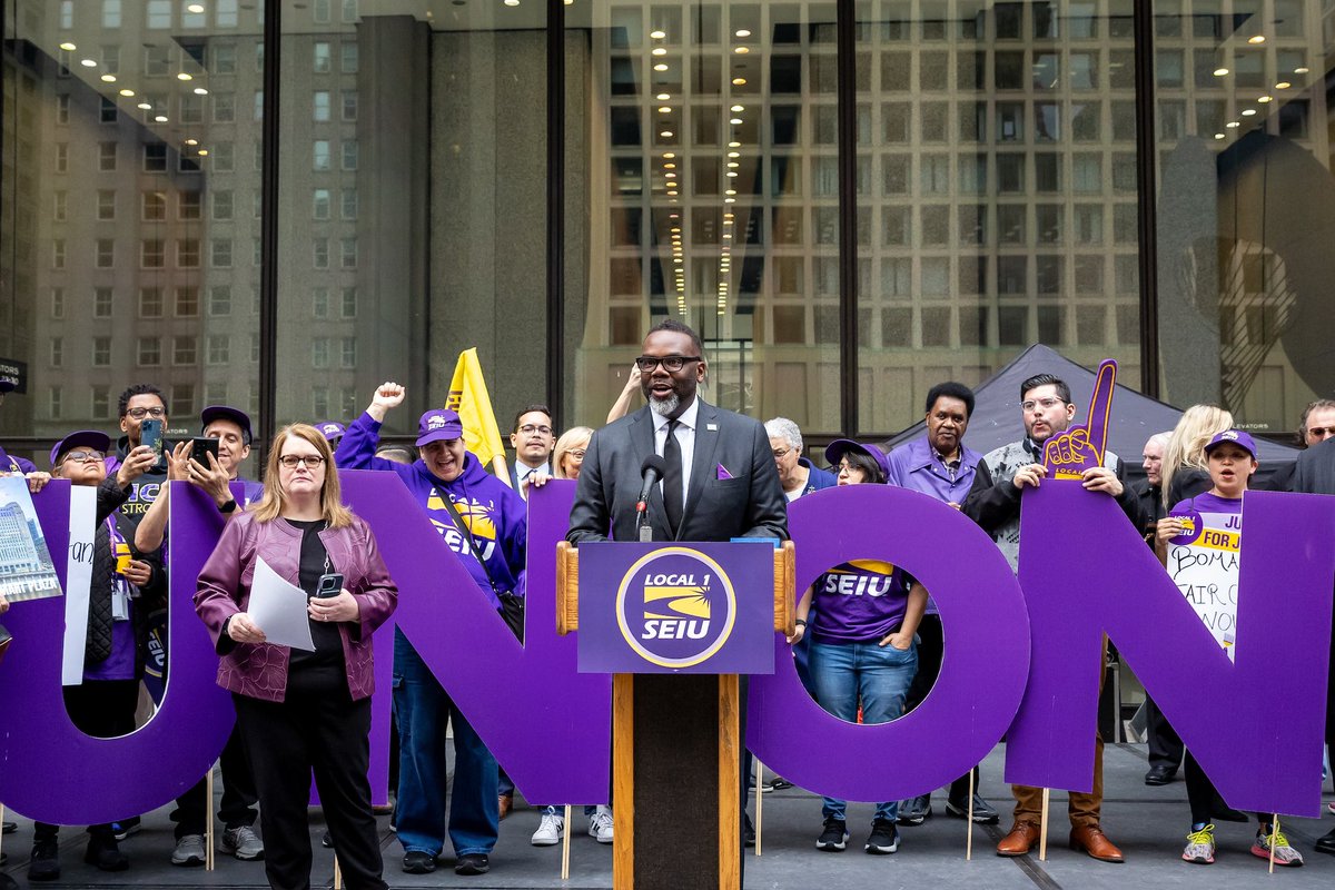 As we continue to reimagine Chicago, janitors and working families need to be at the center of discussions around how we revitalize our city.   That is why I stood with @SEIULocal1 yesterday.   And that is why I stand with them in their fight for a fair contract.