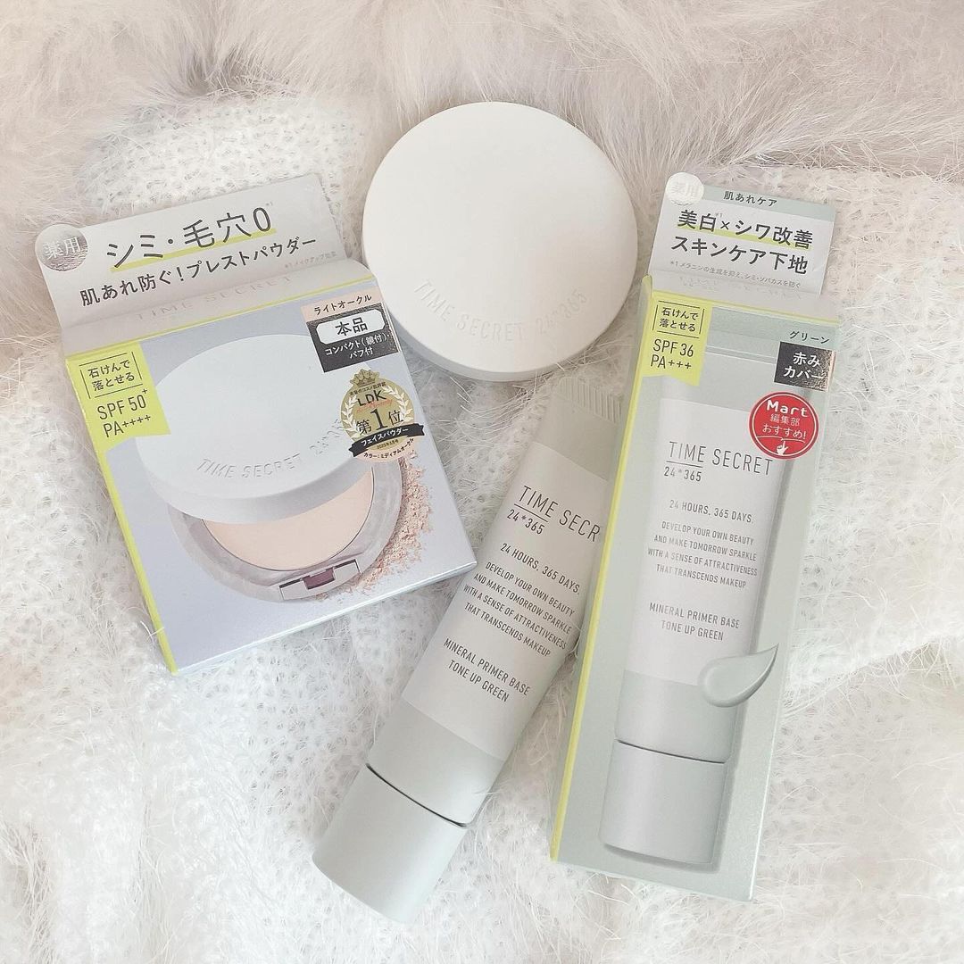 encrew_official's tweet photo. プチプラコスメをご紹介✨
『TIME SECRET（タイムシークレット）』

石鹸で落ちるベースメイク🧼

パウダーは、肌あれまでケアするファンデ級カバー力のプレストパウダー😍

どちらもお肌にやさしいミネラルパウダーでカバー感もあって最強デパコス💗

#encrew #encrewcosme #コスメ https://t.co/A5fTPaWgTs