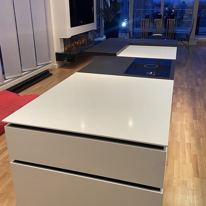 ⭐️⭐️⭐️⭐️⭐️ - David in Salford Quays: “Excellent service and quality great attention to detail very impressed” thank you for your kind review David 👍 A mixture of Silestone and Dekton surfaces on this project #quartz #porcelainworktops #worktops #quartzworktops #Silestone #dekton