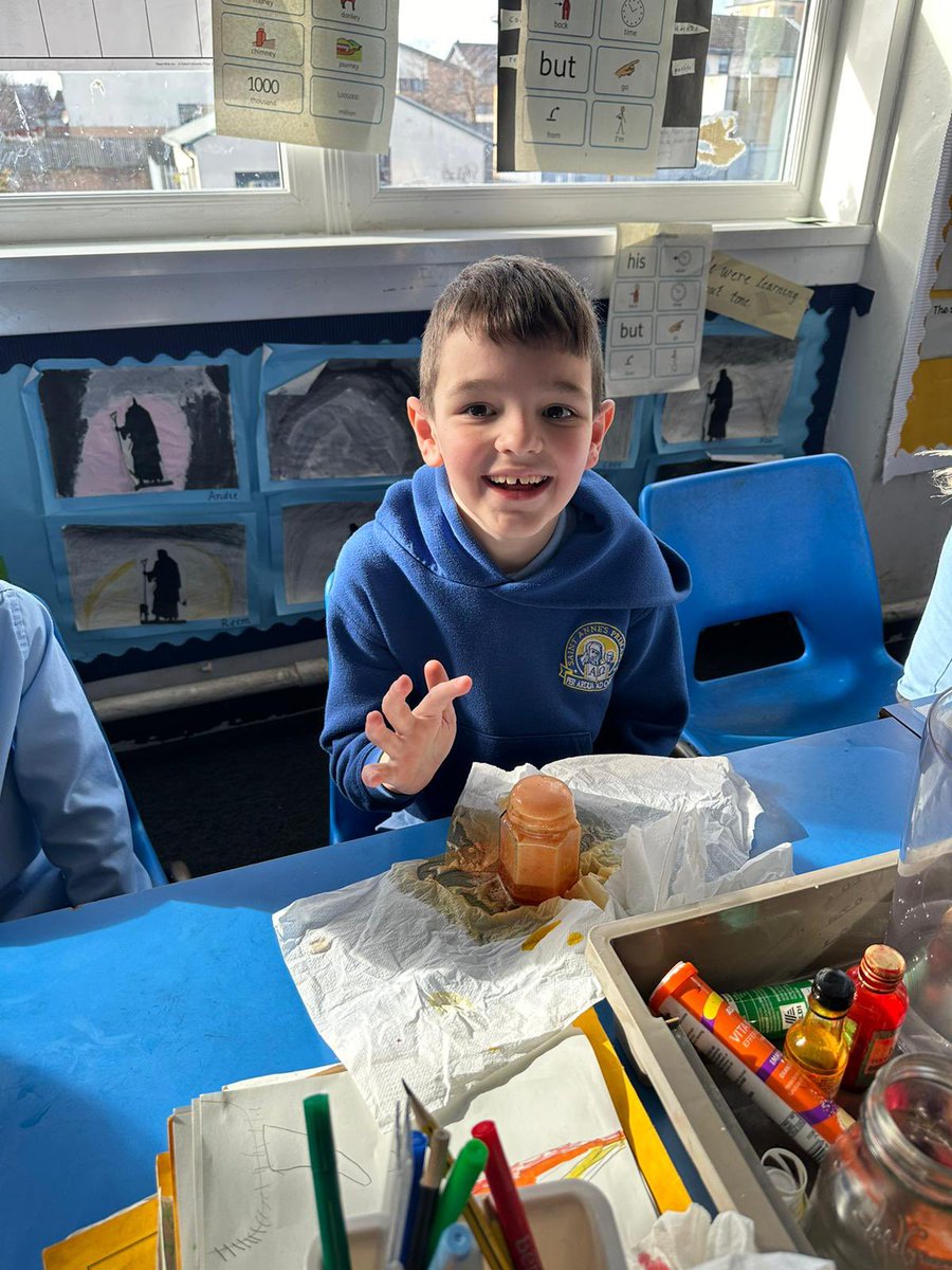 Thank you to our @YoungSTEMLeader team who have lead Kitchen Science sessions across P2 and P3 this week! There was lots of excitement making lava lamps, volcanoes and making a colour spectrum with Skittles! @ScienceWeekUK @STEMglasgow #StAnnesSTEM