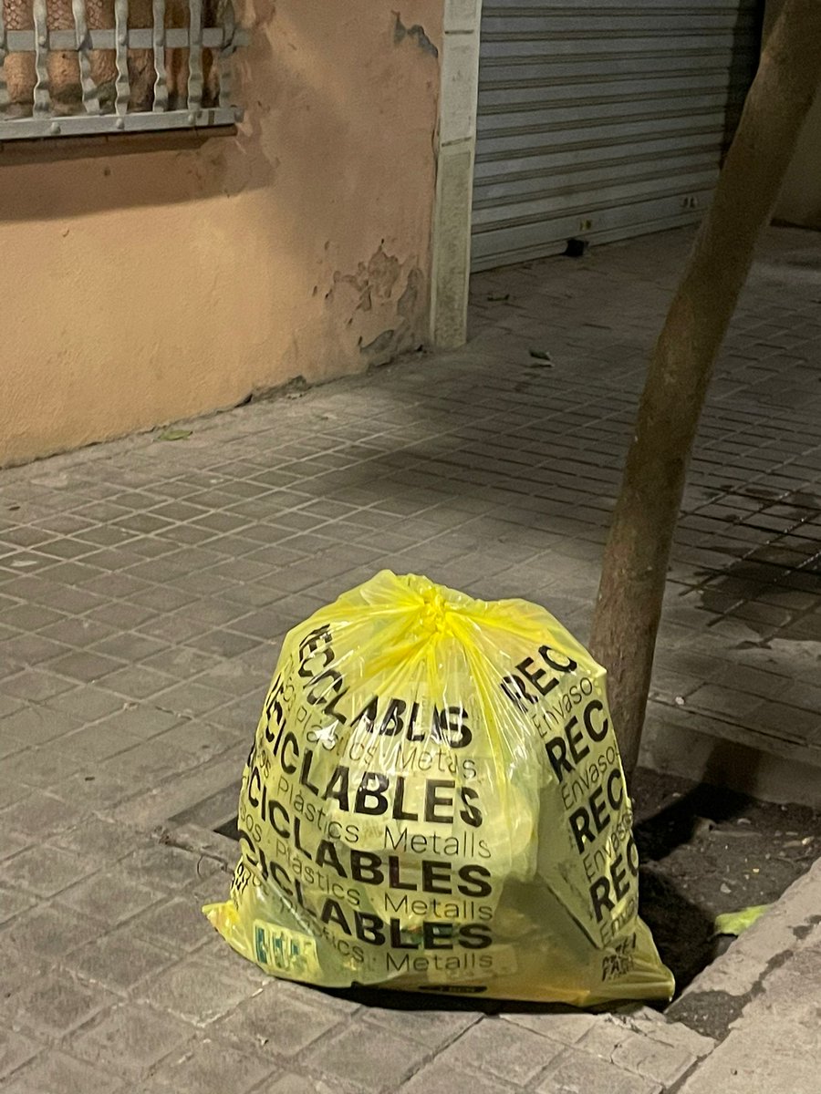 entorna3's tweet photo. 25TOUR ‼️ Ahir vam iniciar el primer dels tours tècnics i d’intercanvi per aconseguir els objectius de reciclatge 2025, aquest cop centrat en experiències de recollida de #residus individualitzada. En la 1a jornada vam visitar l’experiència de Sant Andreu de Palomar (Bcn) https://t.co/70EOvktdI1