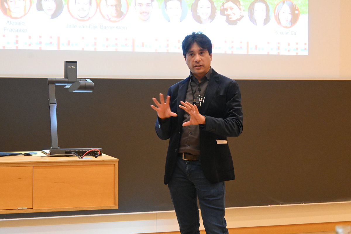 BrainInDepth's tweet photo. Prof. Dr. Serge Dumoulin @serge_dumoulin is sharing his impressive projects of layer fMRI! Excellent studies about population receptive field models of vision and cognition. #BrainInDepth2024 https://t.co/gAdhSJfEeU