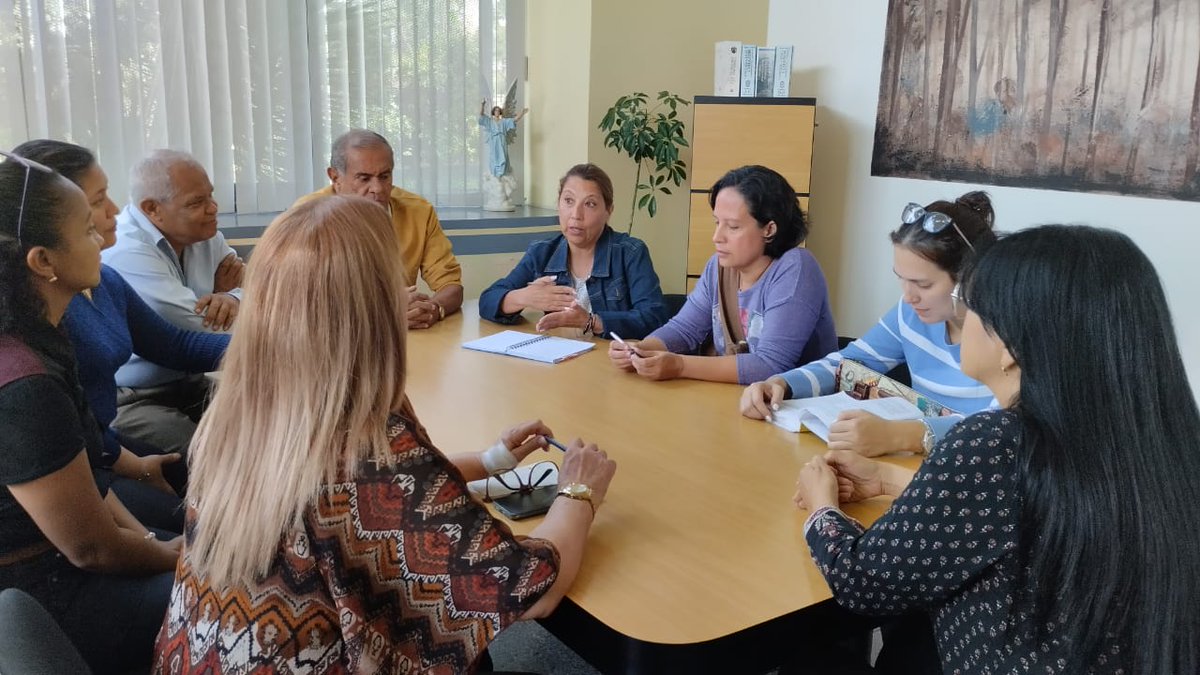 VrrAndes's tweet photo. #13Mar Reunión de la Decana del Núcleo Mérida, MSc. Nguyen Manrique, con el área de investigación a los fines de conformar y activar los tanques de pensamiento.

@Unefa_VEN
@R_Nicodemo
@NicolasMaduro
@vladimirpadrino
@SalaUnefa https://t.co/9qpgowuIJO