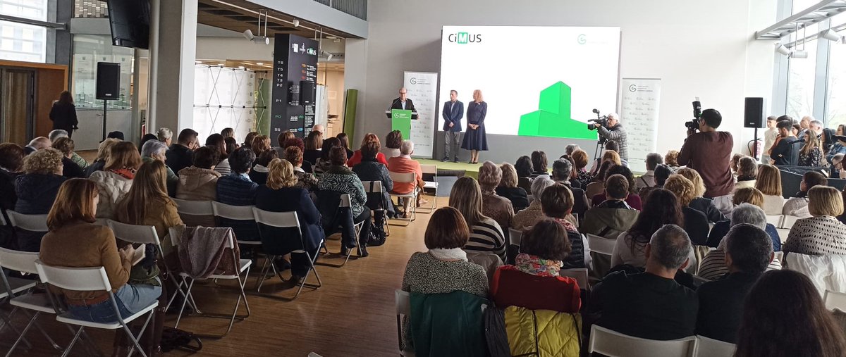 cimususc's tweet image. Hoy @ContraCancerAC presenta los principales datos y retos provinciales en nuestro Centro. Les agradecemos que contaran con nosotros para acercar a sus voluntarios la investigación con sello #CiMUS en la lucha contra el #cáncer. Juntos, más fuertes.
#TodosContraElCáncer💚