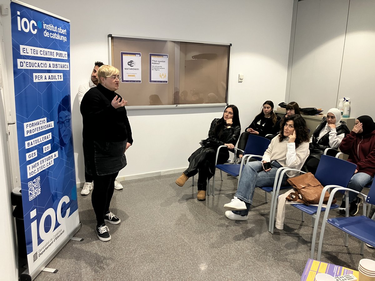 iocinstitut's tweet photo. 🚩7/9 Sí. Xerrada informativa de l'@ioc a #FMO24 #MataróOrienta, per apropar l'opció pública d'estudiar a distància 👍
Gràcies al professors Xevi i Cuntxi.
Gràcies a l'organització.
🗓️ 14 de març 2024
🔗https://t.co/4RVk06R2cA https://t.co/UbyG56fD6w