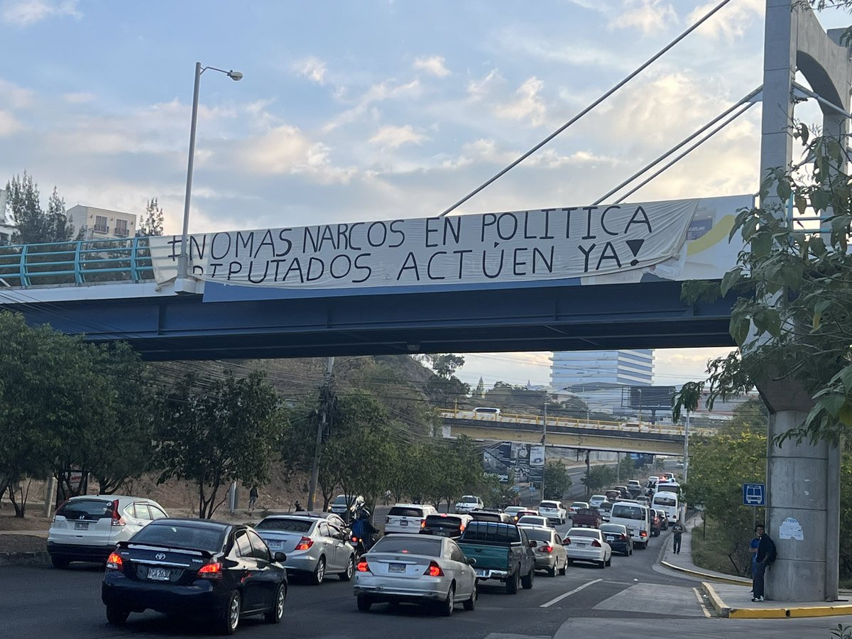spdh_tv's tweet photo. #SPDHtv #No más Narcos En Política ¡Diputados Actúen Ya ! @Congreso_HND @SalvaPresidente @cnahonduras @CneHonduras
#SPDHtv #SPDHInforma #SPDHtv #SPDHInforma https://t.co/XH7DfHEulL